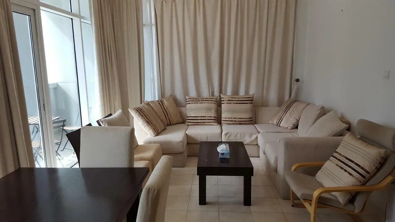 Habitación en casa particular Backpacker Dubai Hotel